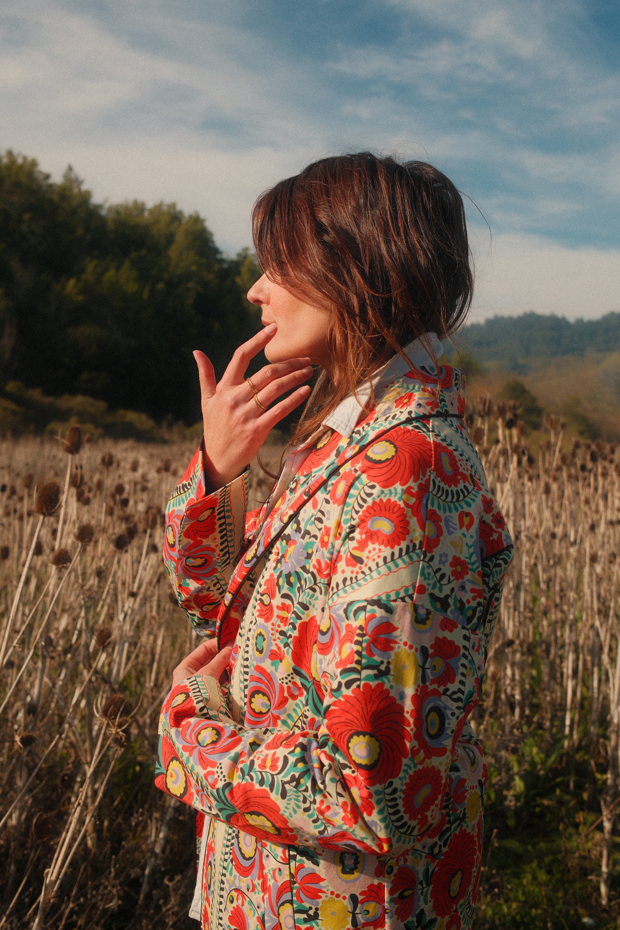 Look 02 — quiet moment in profile